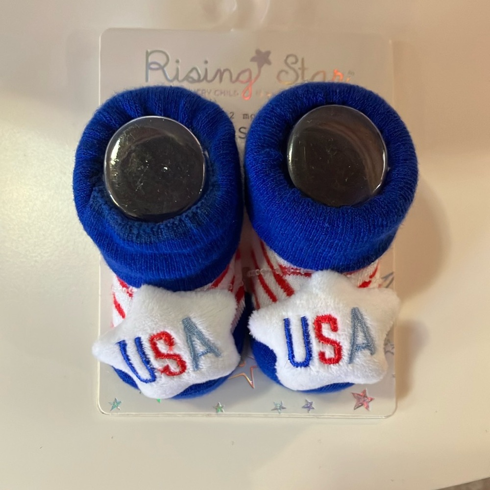 3-d rattle socks Brand NWT.